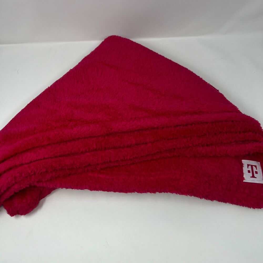 T-mobile Tuesday Gifts Bundle Lot of 5 - Picture 3 of 6
